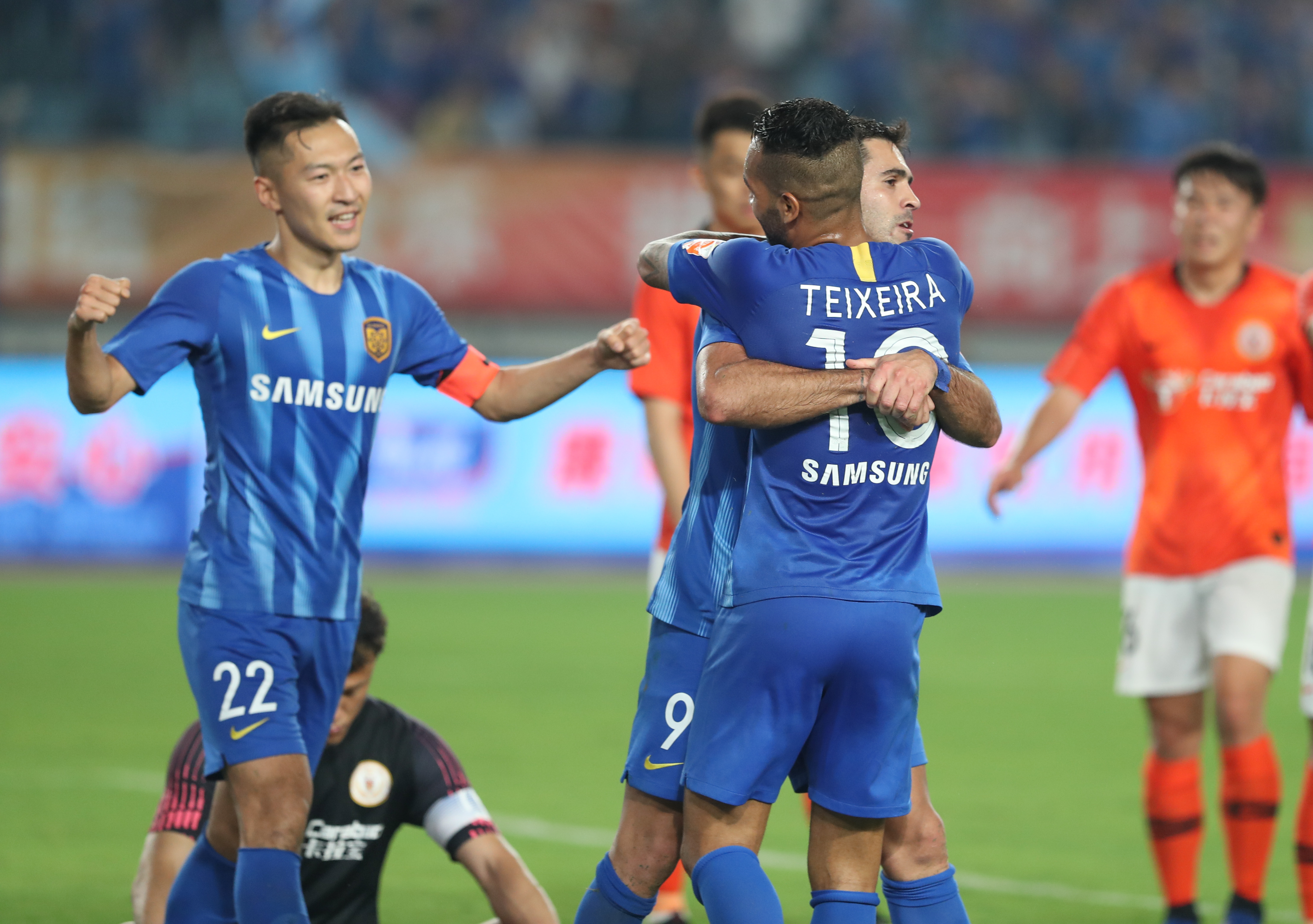 兼顾热点抓 兼顾热点抓